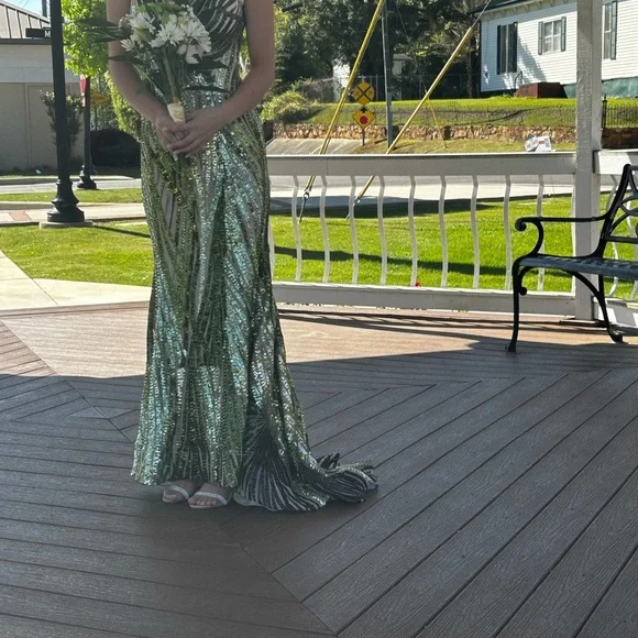 Jovani Elegant Green Maxi Gown with Plunge Neckline for Prom With Earrings - Picture 4 of 6